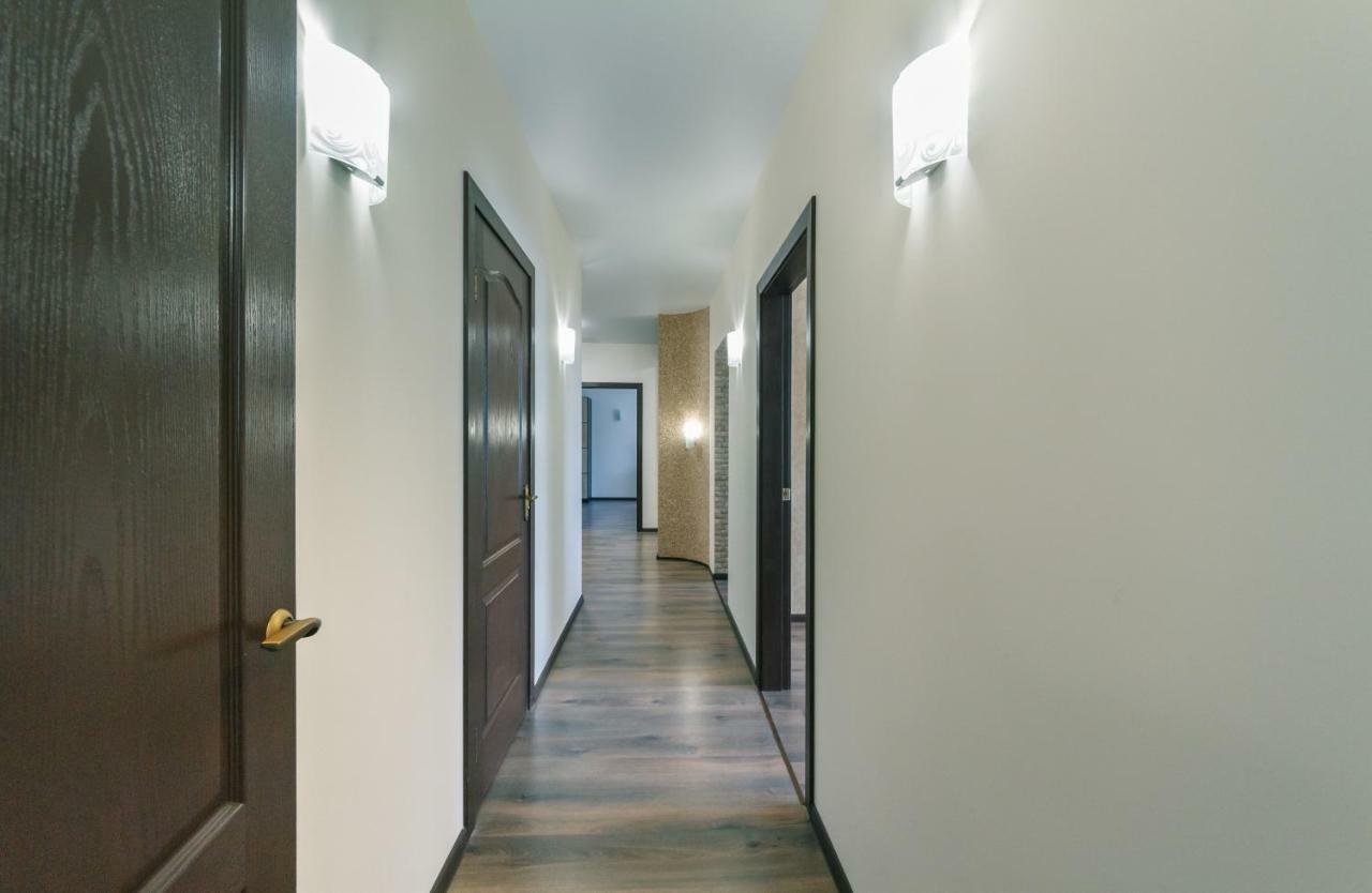 люкс с 3 комнатами княжий затон Apartment Kyiv